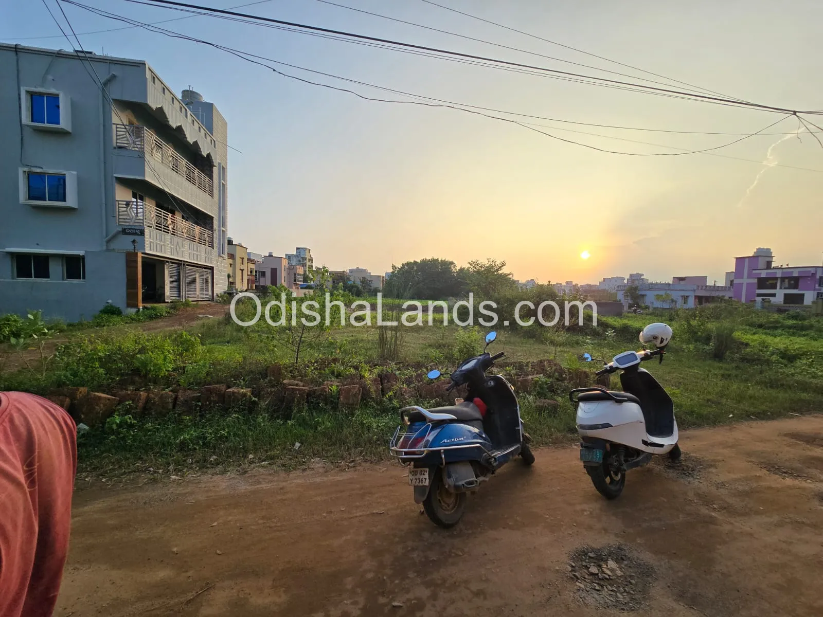 3000 sqft corner land for sale in patia.