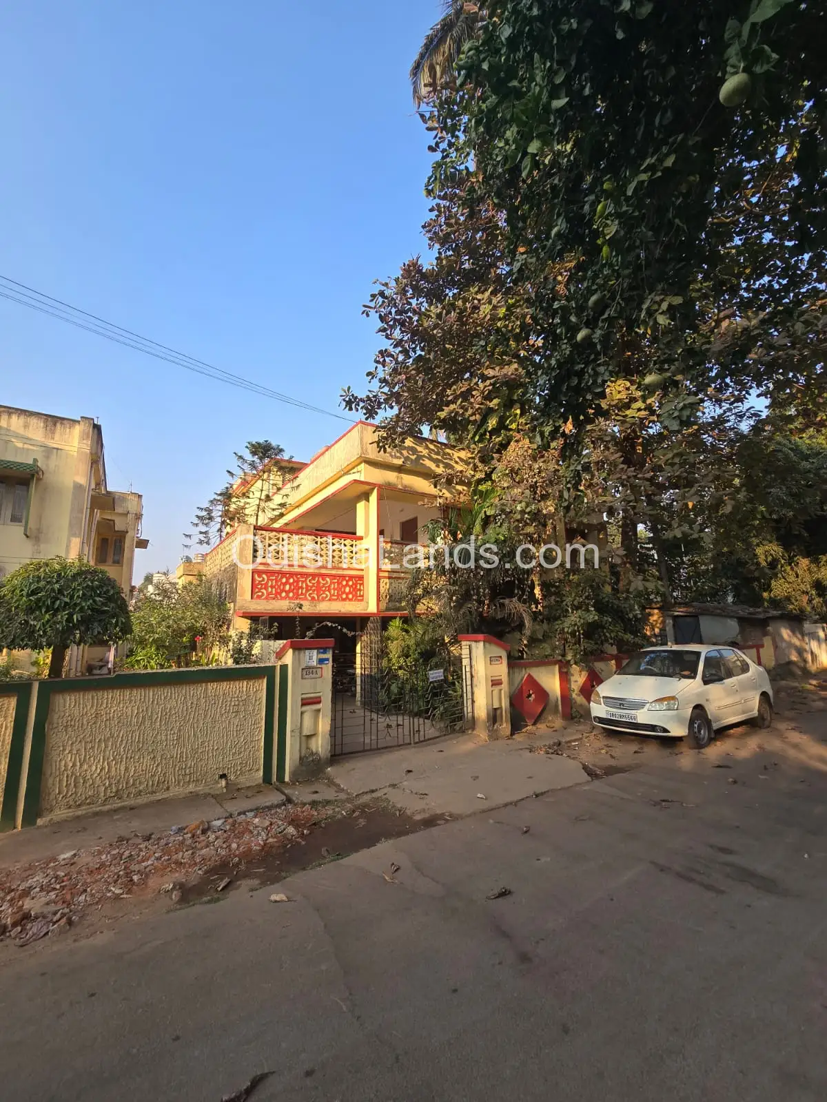 5400sqft GA plot with building for sale in Saheed Nagar prime location
