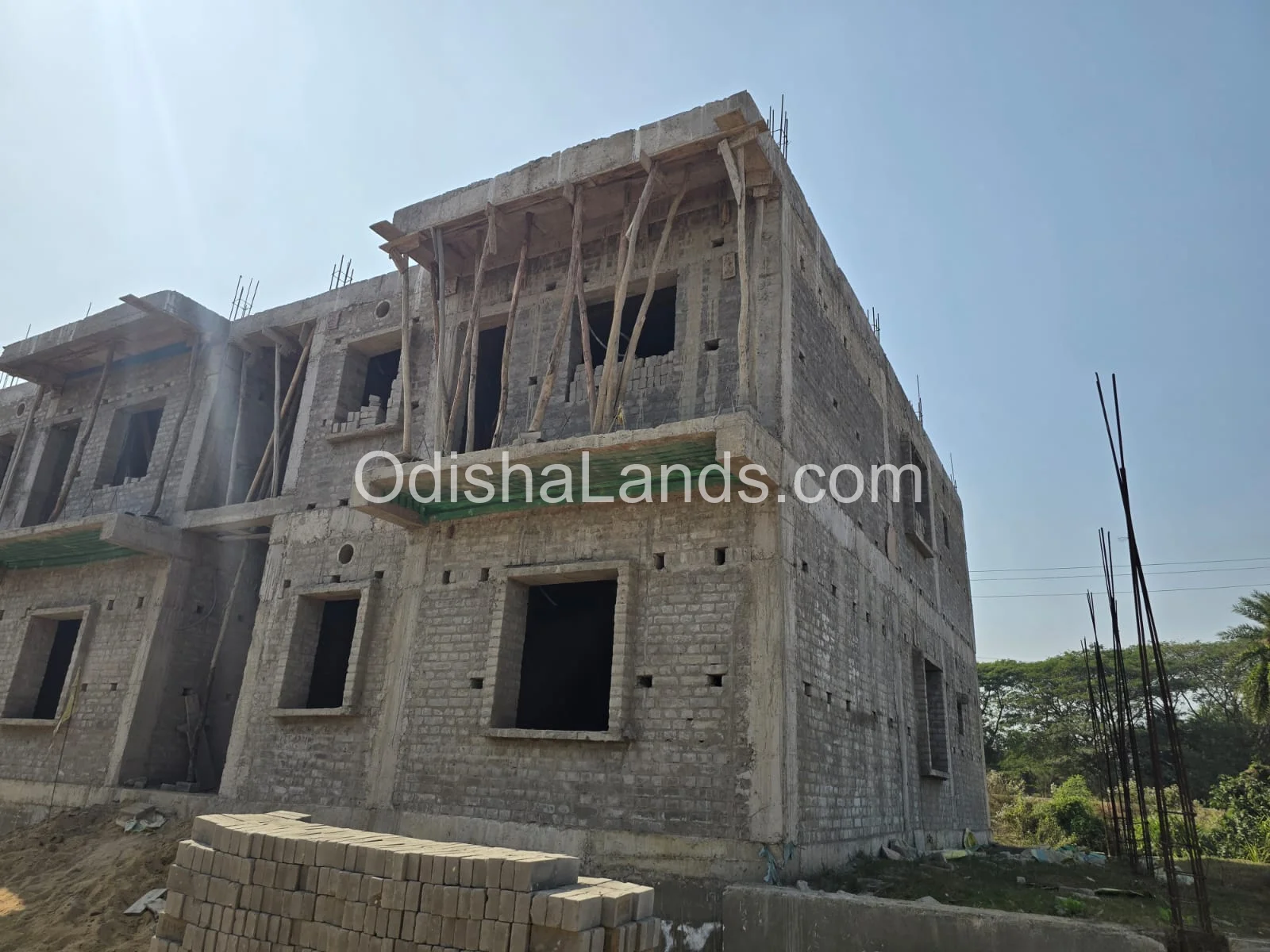 3 bhk duplex sell in Tankapani road near chousath jogini temple.