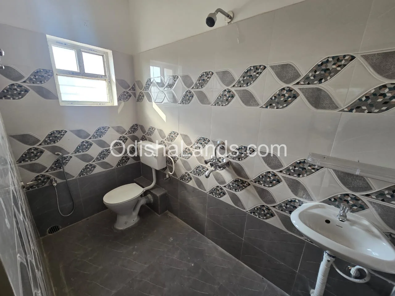 3 bhk spacious apartment for sale in Patia, Nandan Vihar.