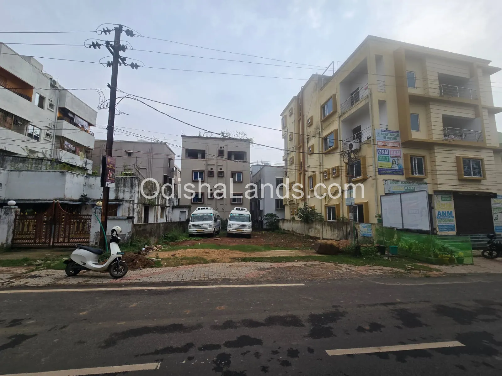 3000 sqft commercail land for sale in Niladri vihar.