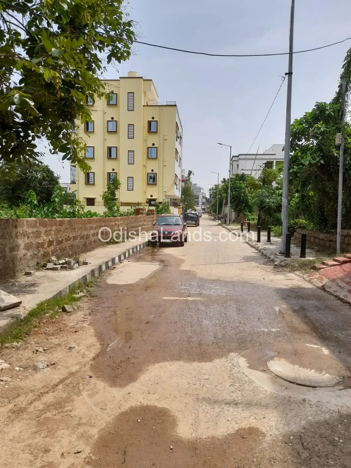 2400 sqft land for sale in Kolathia.