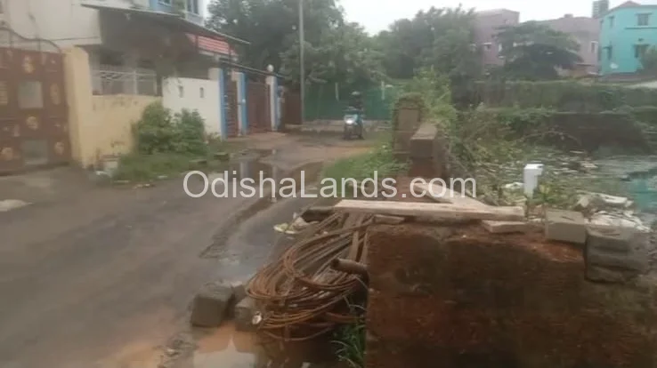 2000 sqft corner property for sale in Patrapada.