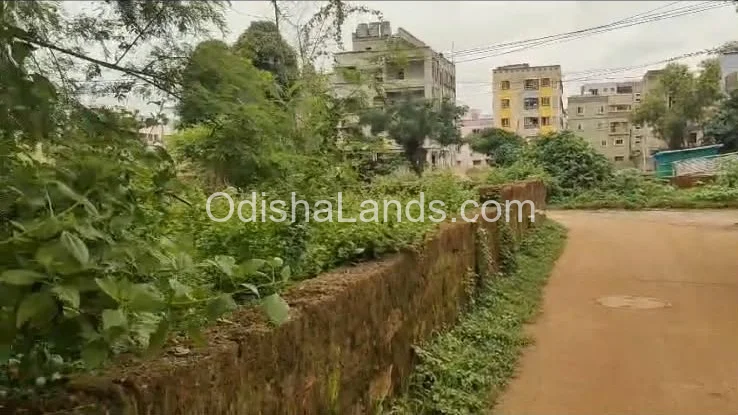 2400 sqft land for sale in Patia