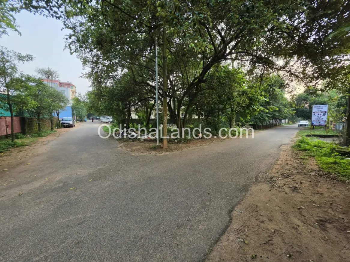 3935 sqft BDA corner plot for sale near SUM hospital